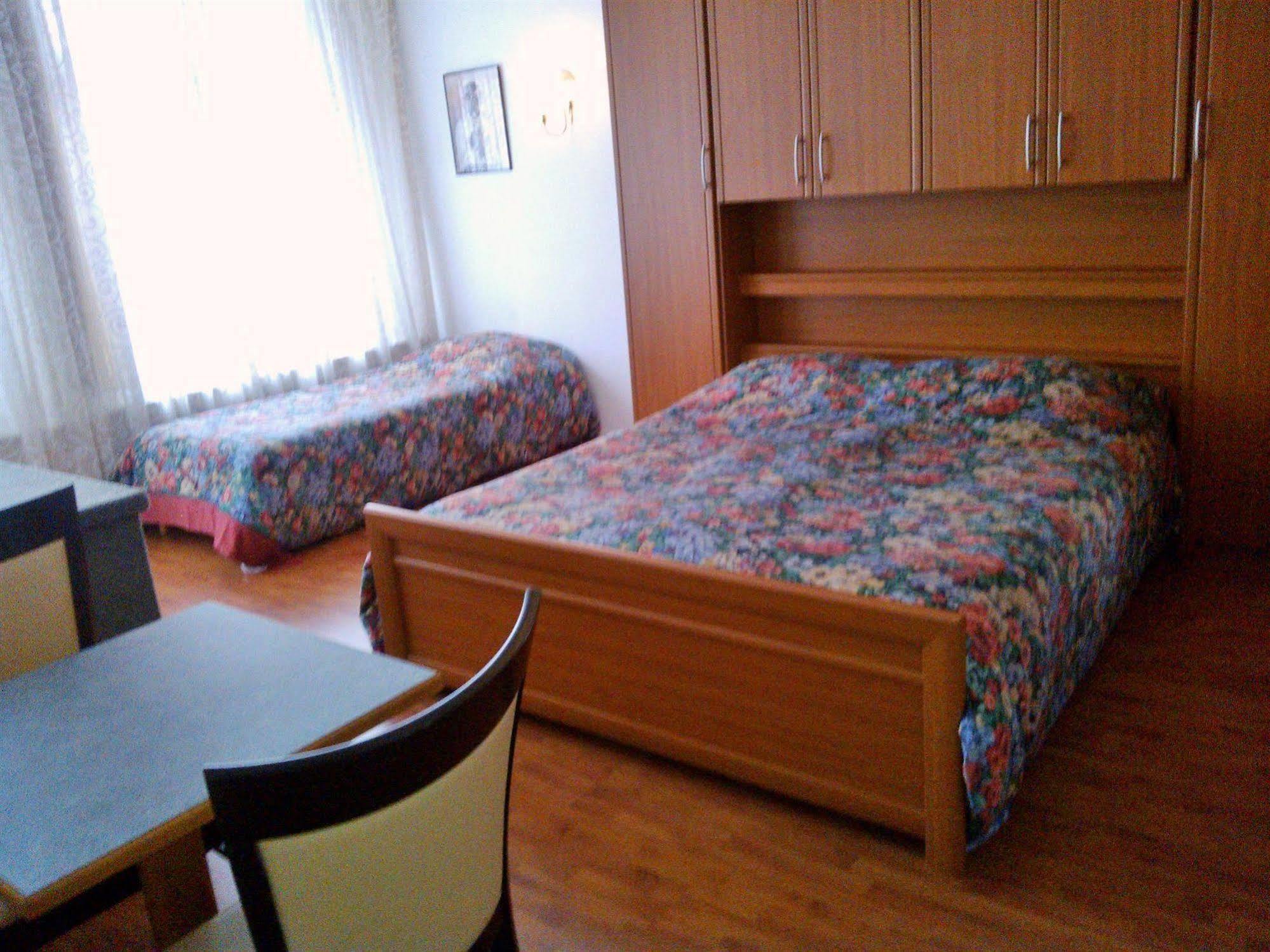 Ziza Hotel